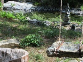 A swing surronded by the unspoilt Ligurian nature